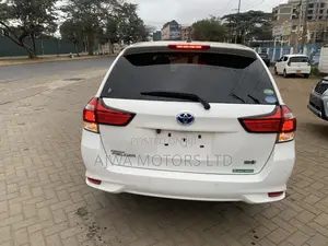 Toyota Corolla Fielder 1.5 Hybrid FWD 2021 White