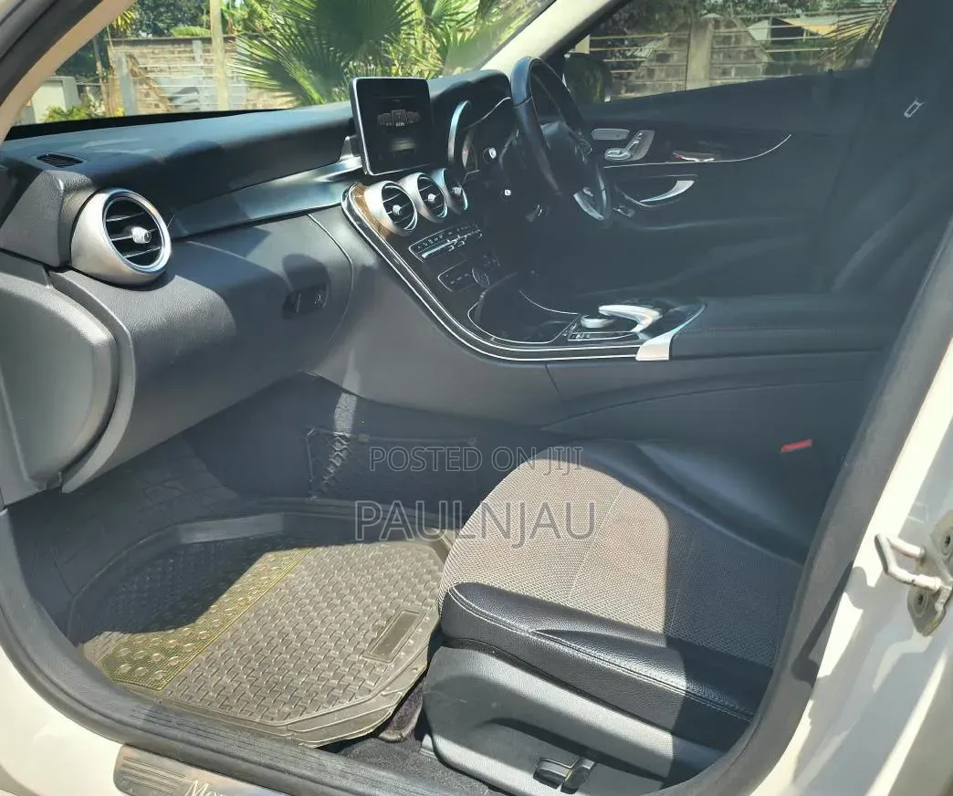 Mercedes-Benz C200 2016 White