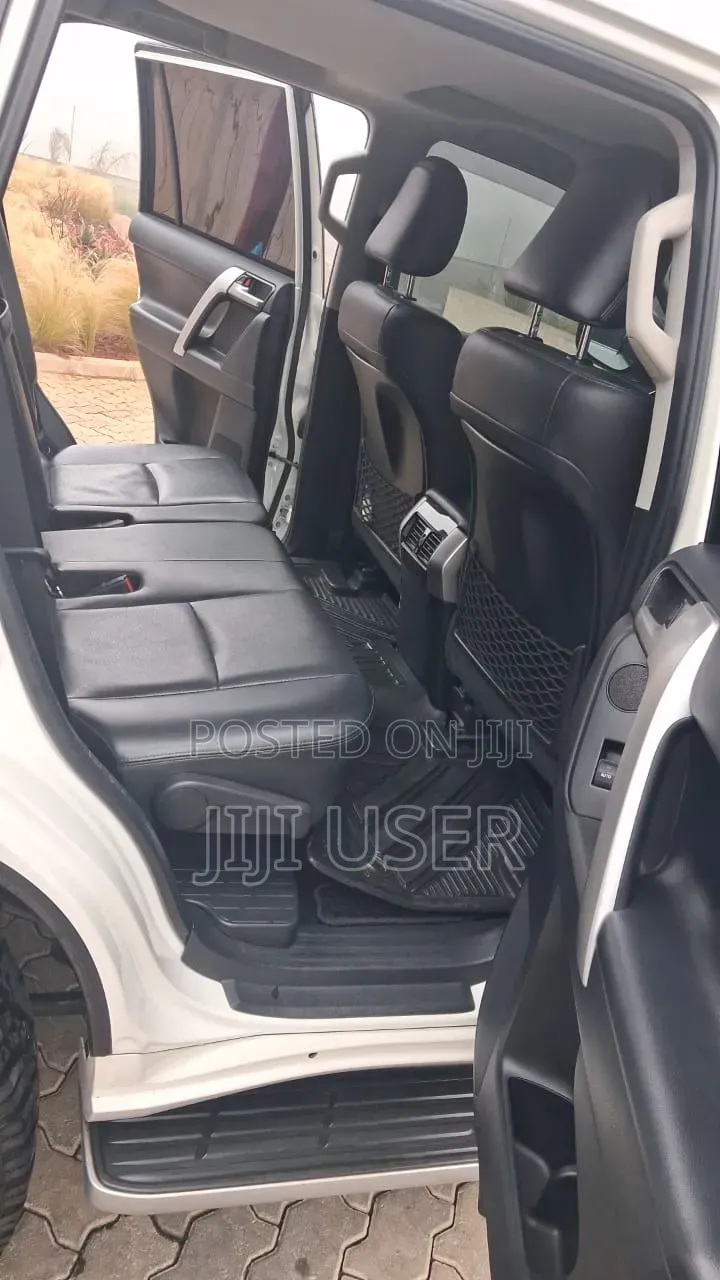 Toyota Land Cruiser Prado 2019 White