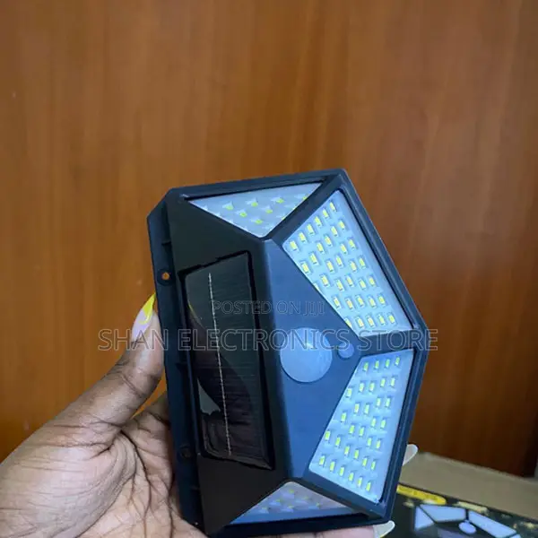 Intelligent 270-Degree Bright Outdoor 100led Solar Wall Lamp Bk-100