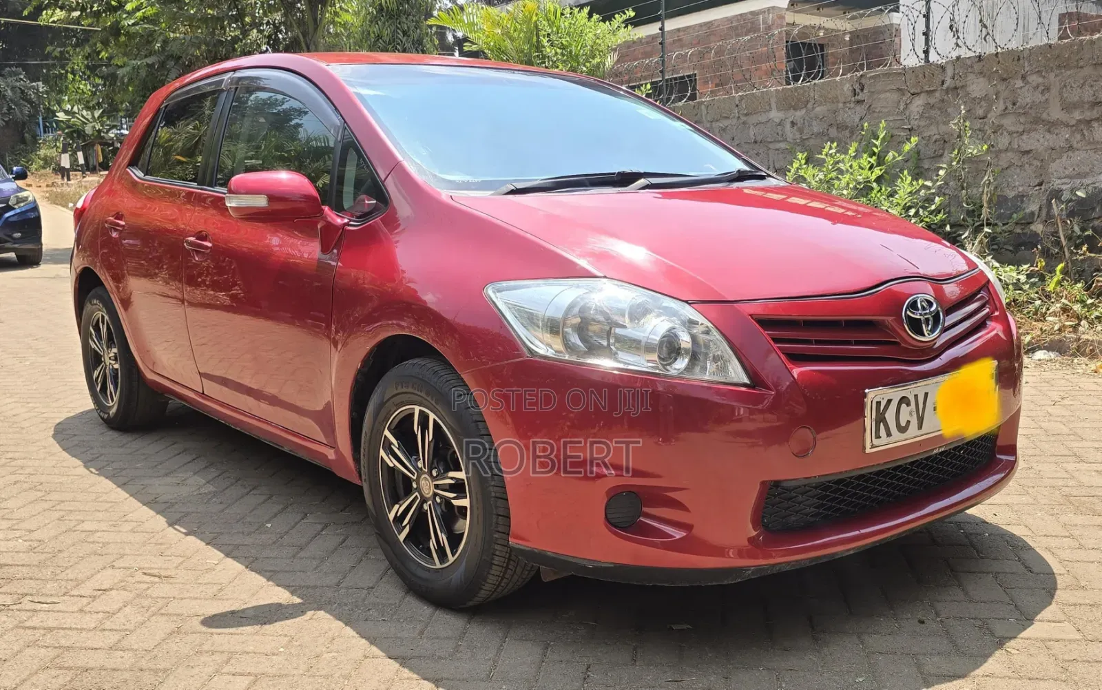 Toyota Auris 2012 Red