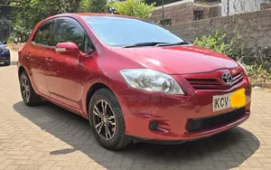 Toyota Auris 2012 Red