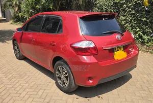 Toyota Auris 2012 Red