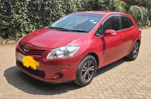 Toyota Auris 2012 Red