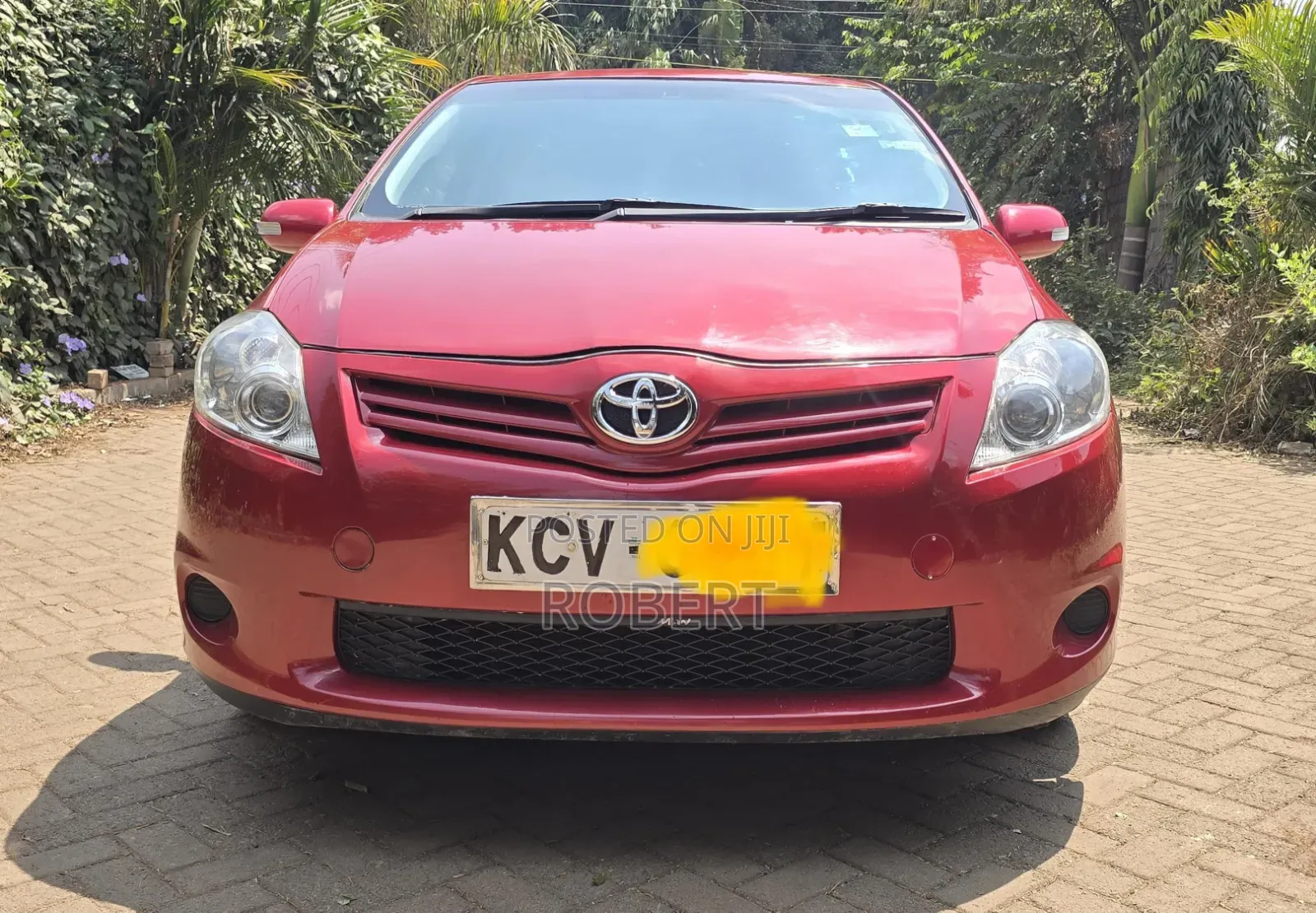 Toyota Auris 2012 Red