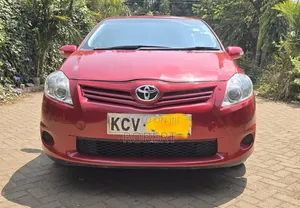 Toyota Auris 2012 Red