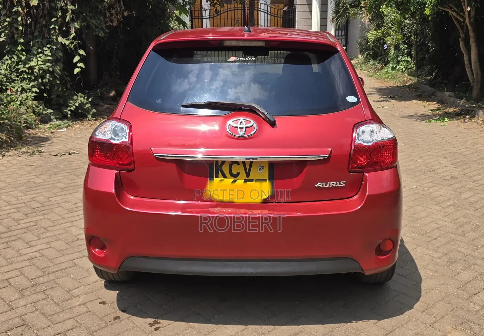 Toyota Auris 2012 Red
