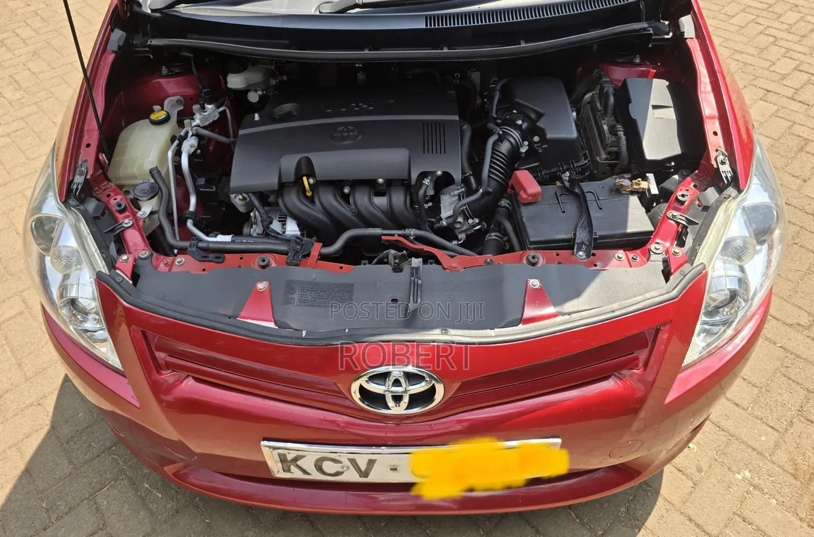 Toyota Auris 2012 Red