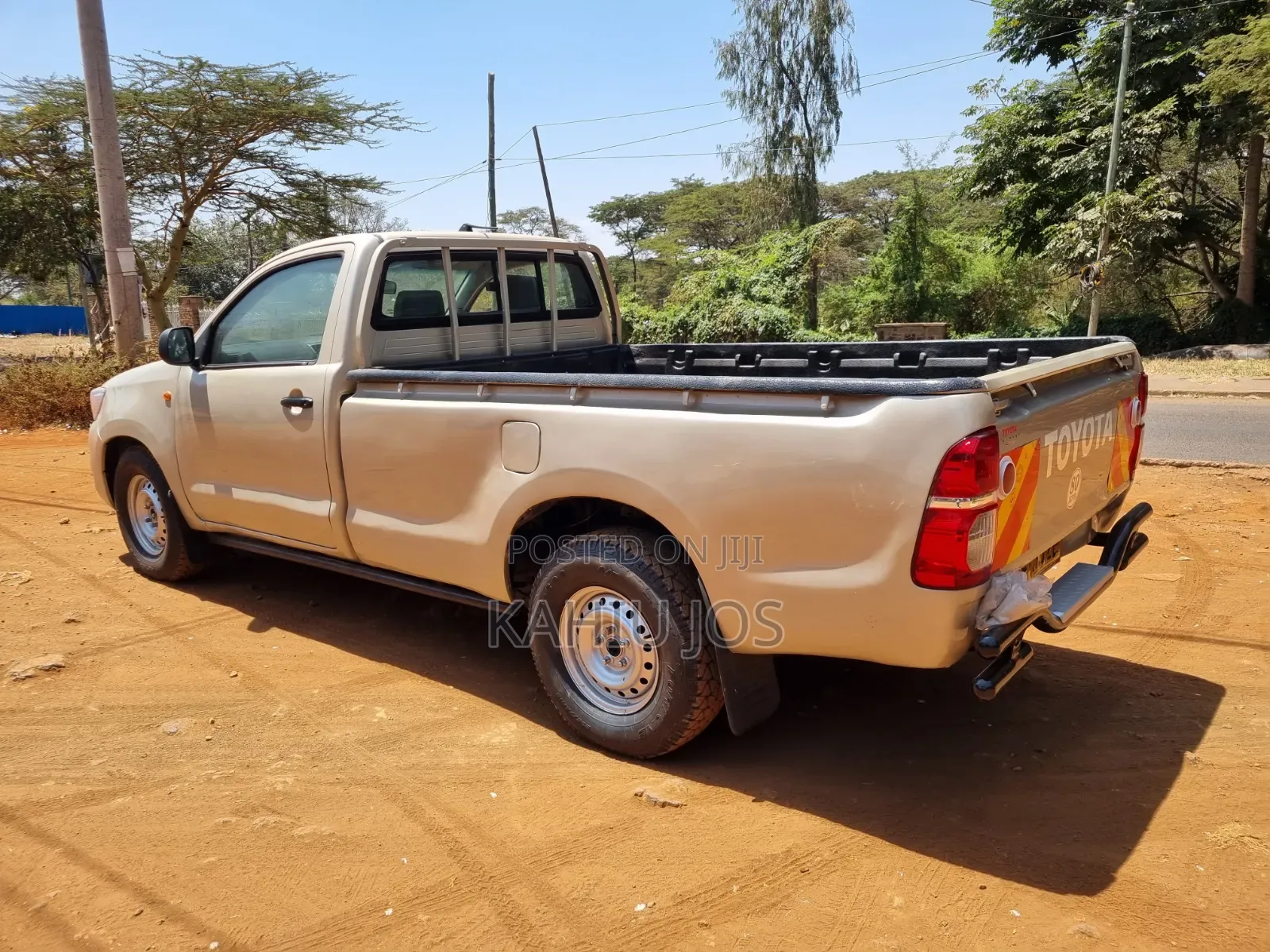 Toyota Hilux 2015 Gold