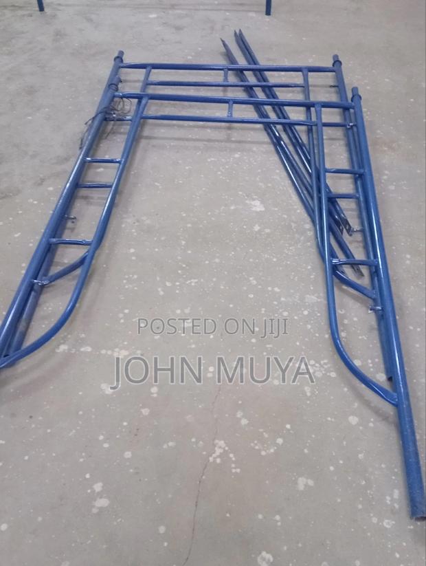 2M Construction Scaffolding Ladder - thumbnail 3