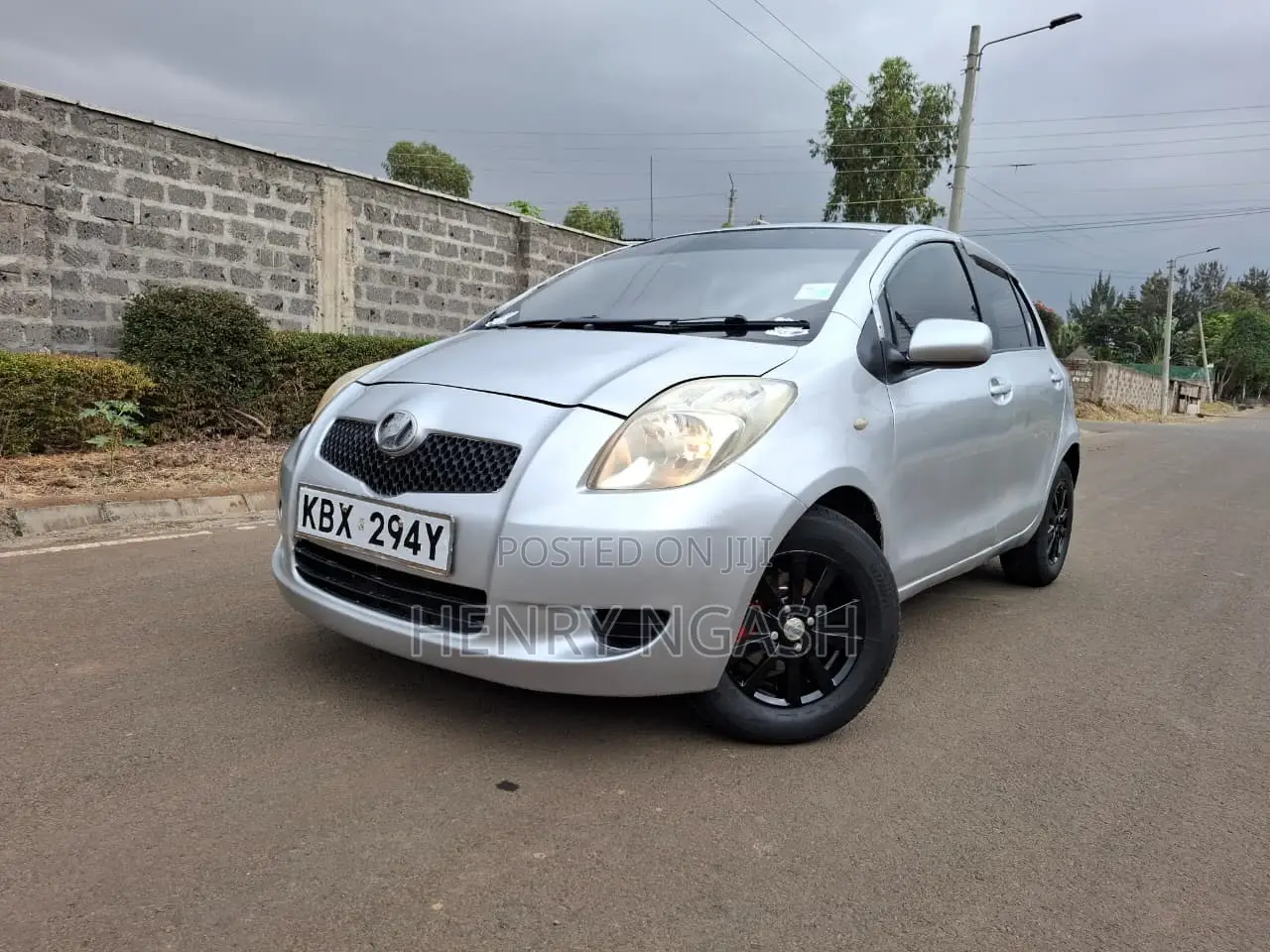 Toyota Vitz 2006 Silver