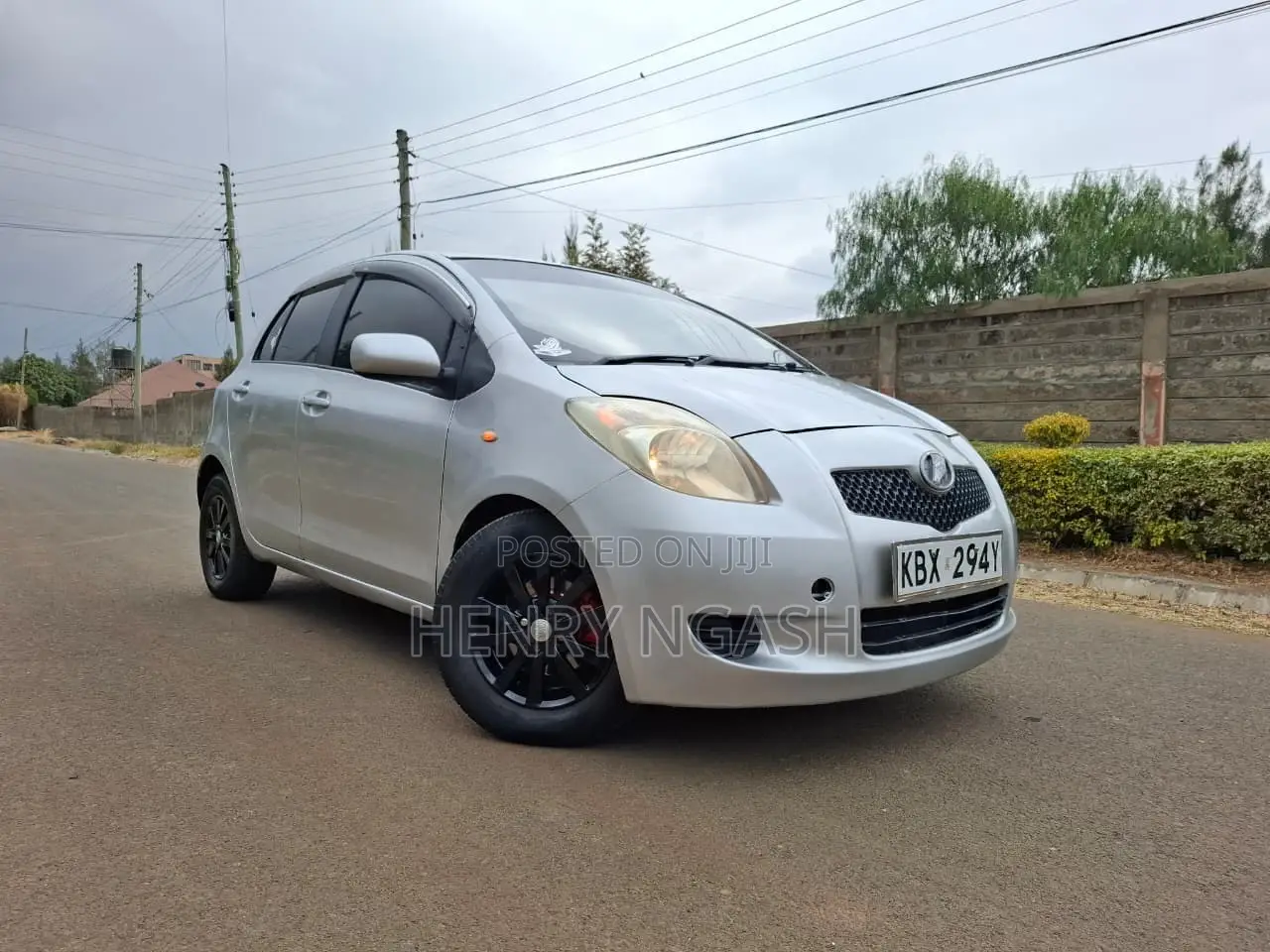 Toyota Vitz 2006 Silver