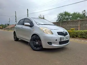 Toyota Vitz 2006 Silver