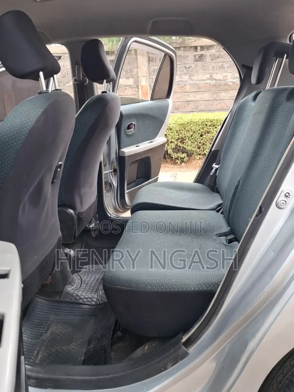 Toyota Vitz 2006 Silver