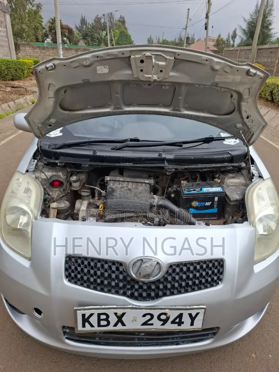 Toyota Vitz 2006 Silver
