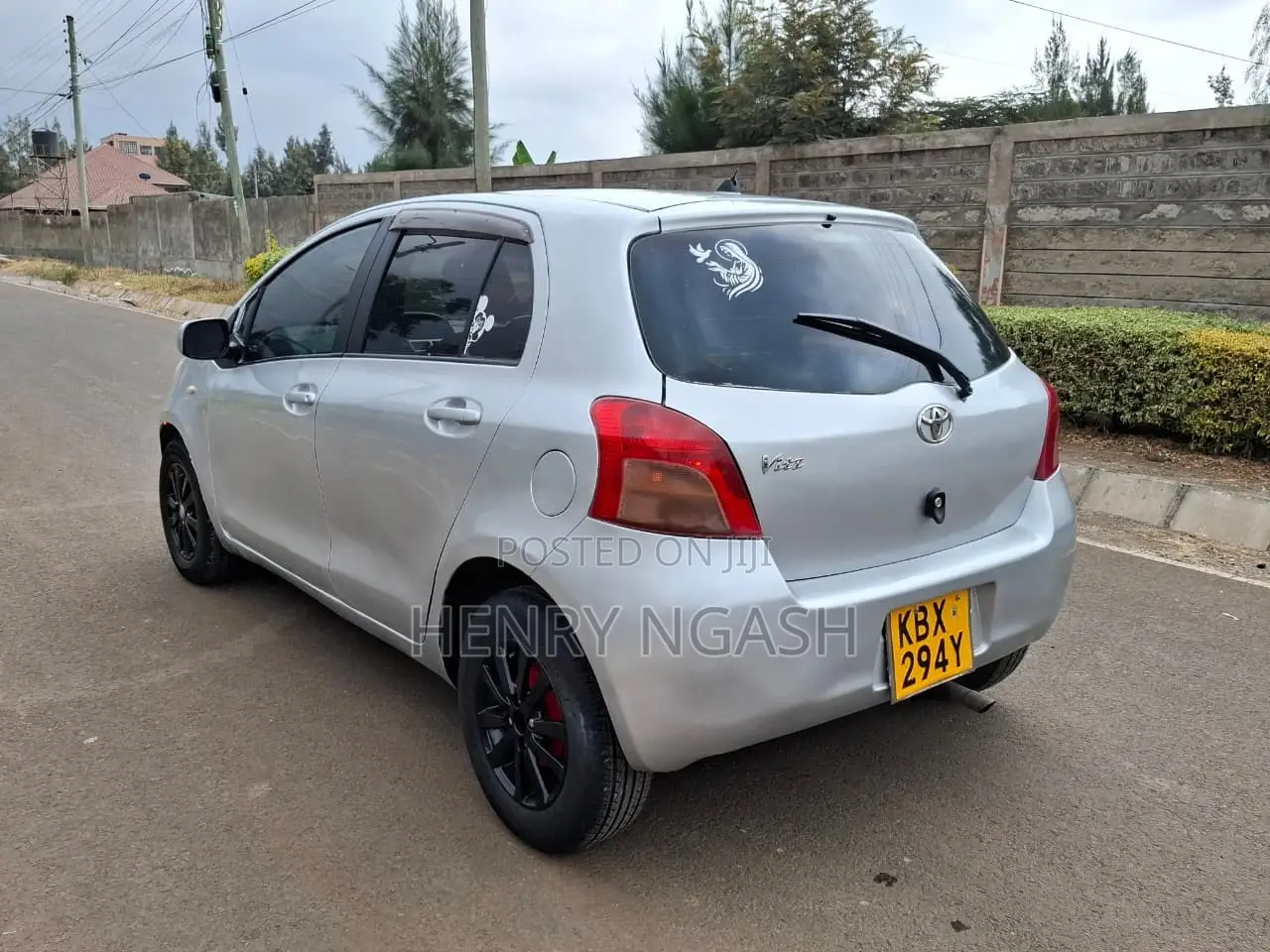 Toyota Vitz 2006 Silver