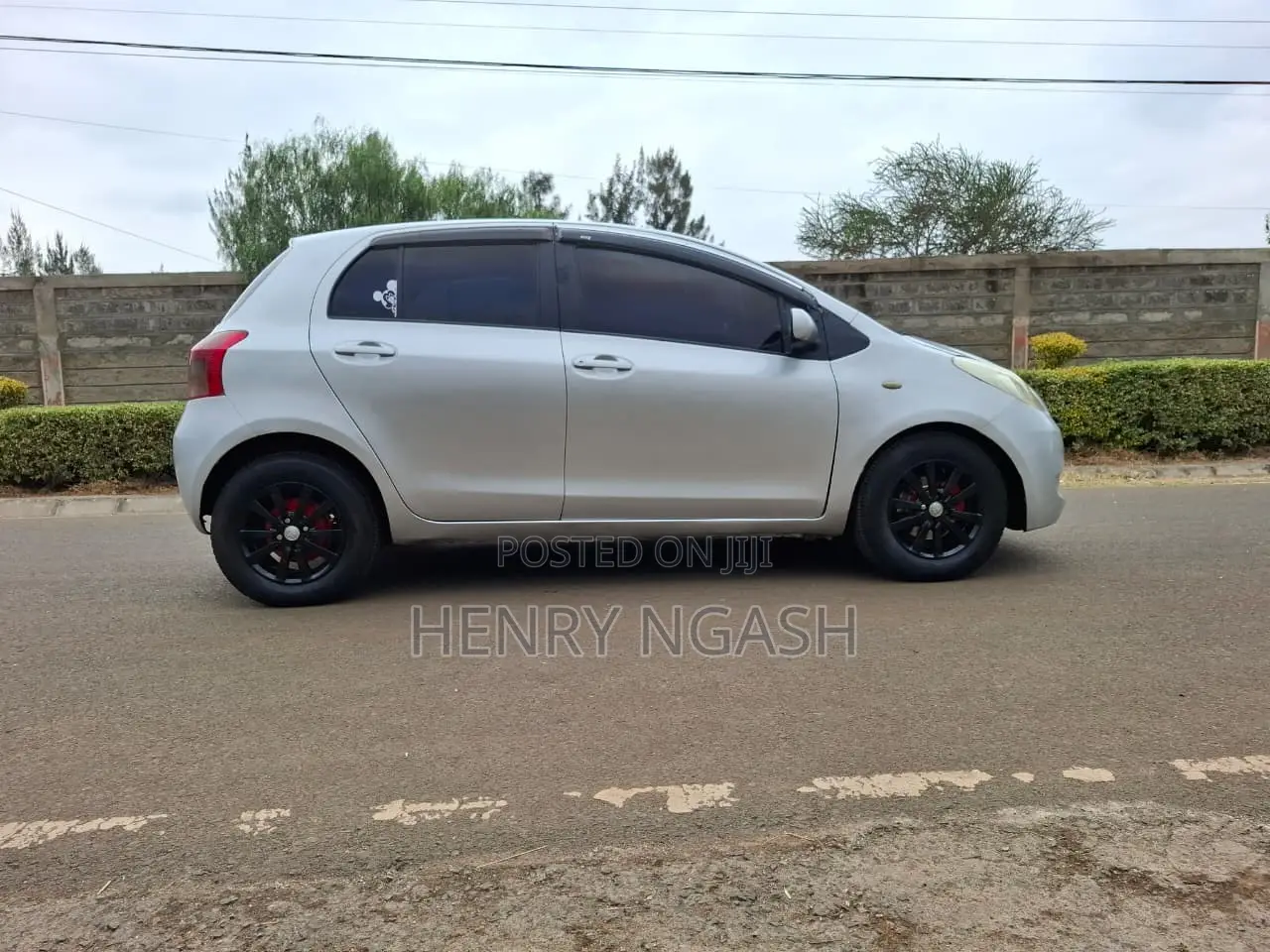 Toyota Vitz 2006 Silver