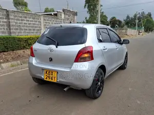 Toyota Vitz 2006 Silver