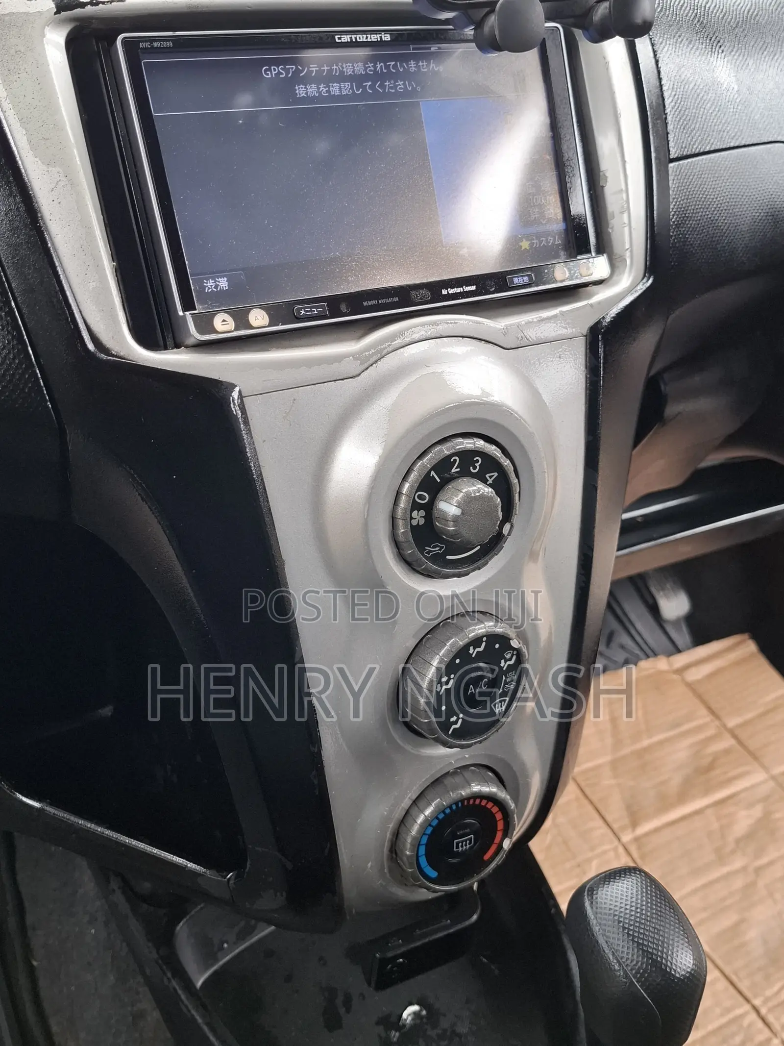 Toyota Vitz 2006 Silver
