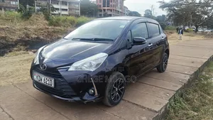 Toyota Vitz 2018 Maroon