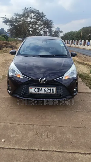Toyota Vitz 2018 Maroon