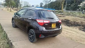 Toyota Vitz 2018 Maroon