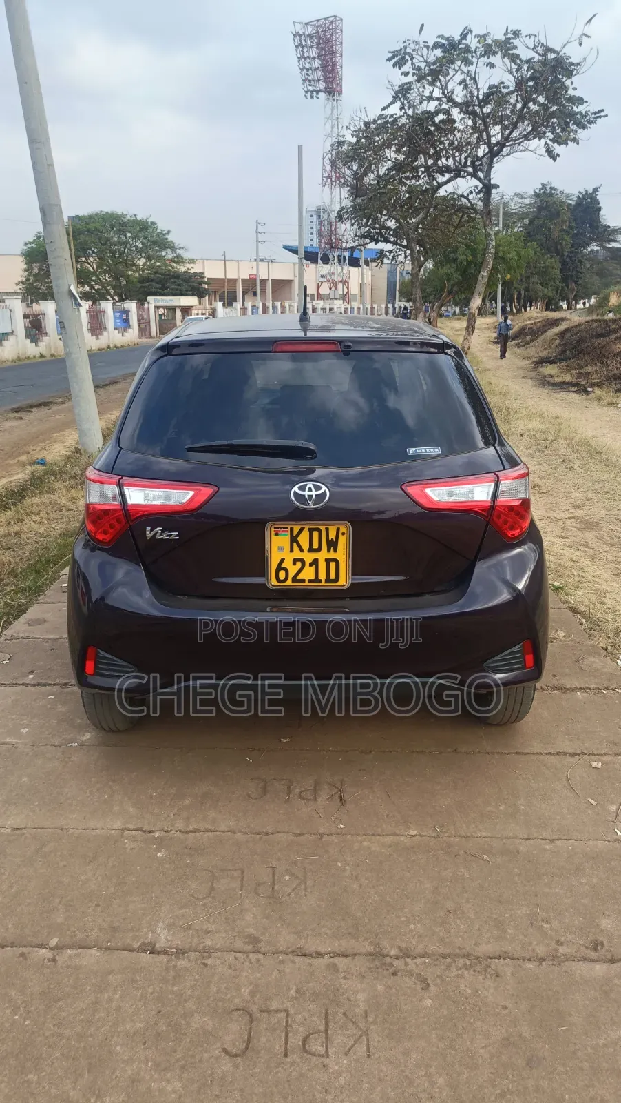 Toyota Vitz 2018 Maroon