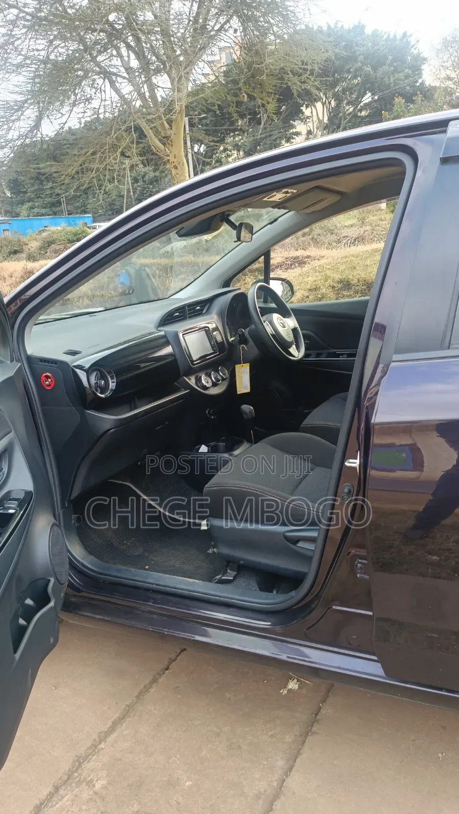 Toyota Vitz 2018 Maroon