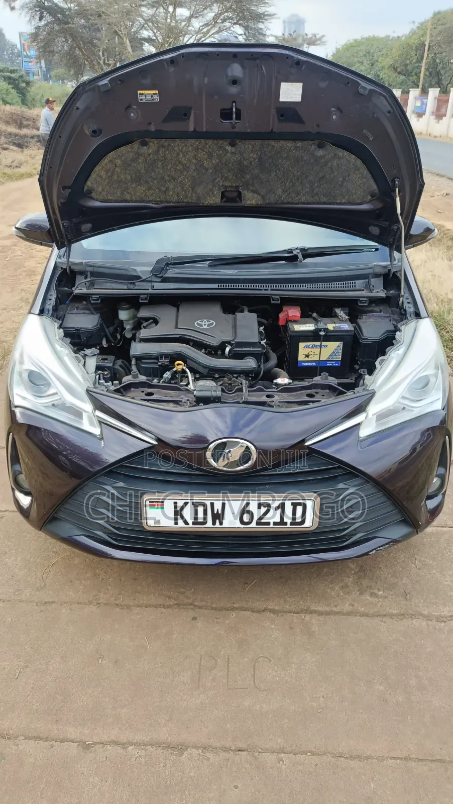 Toyota Vitz 2018 Maroon