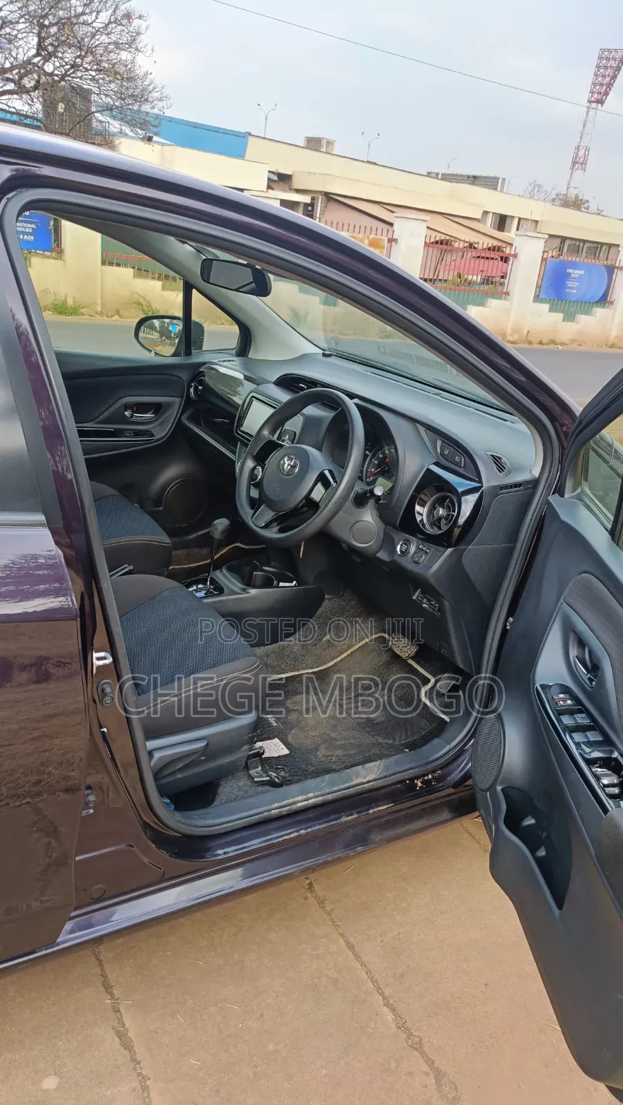 Toyota Vitz 2018 Maroon