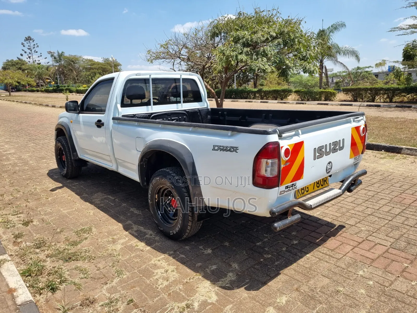 Isuzu D-MAX 2015 White