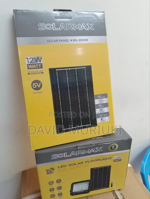 Solarmax 200W Solar Floodlight – High Power Outdoor Lighting