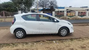 Toyota Aqua 2016 White