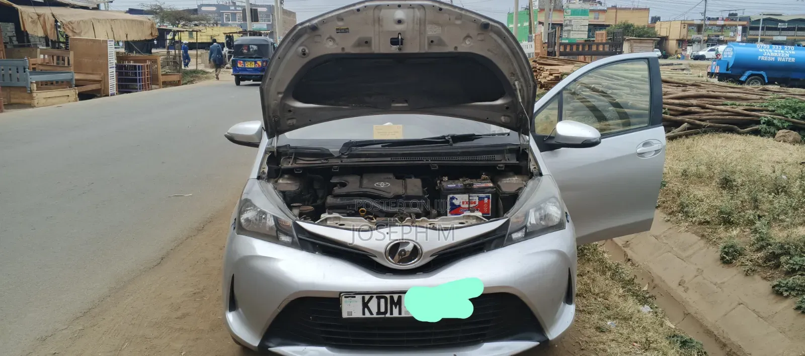 Toyota Vitz 2016 Silver