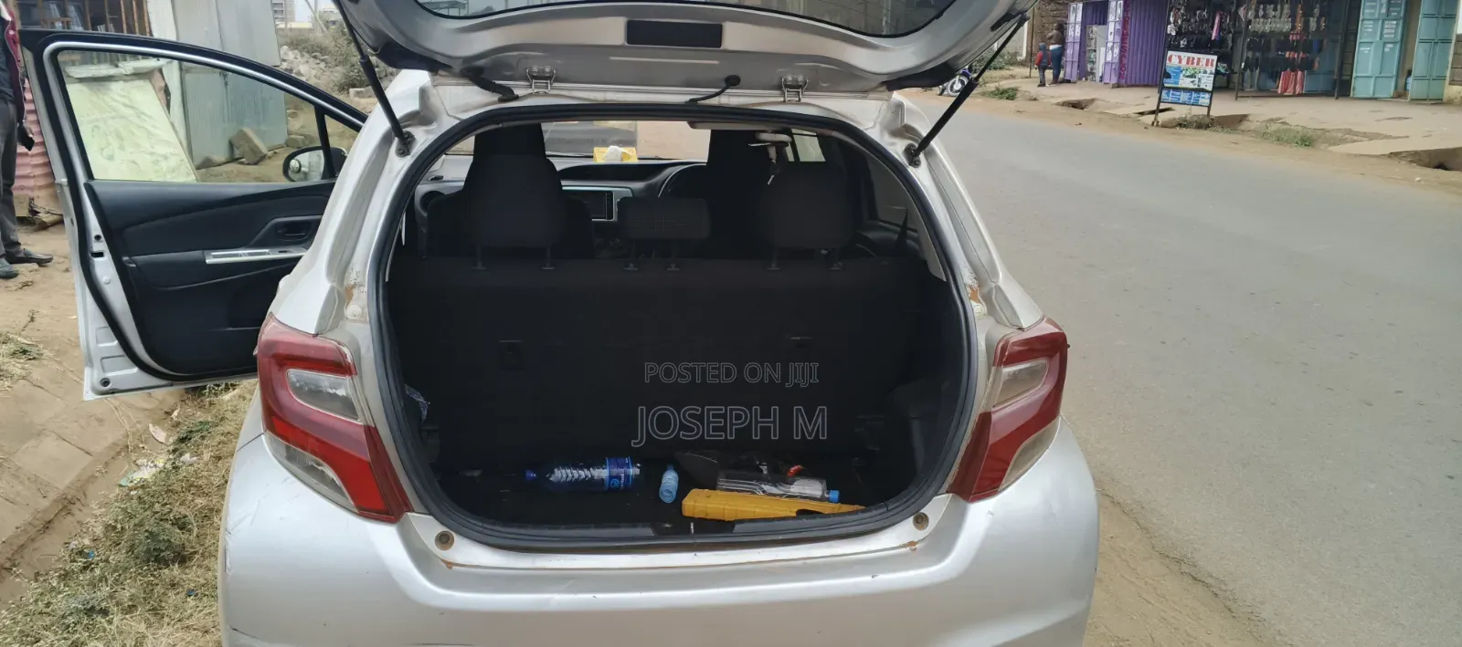 Toyota Vitz 2016 Silver
