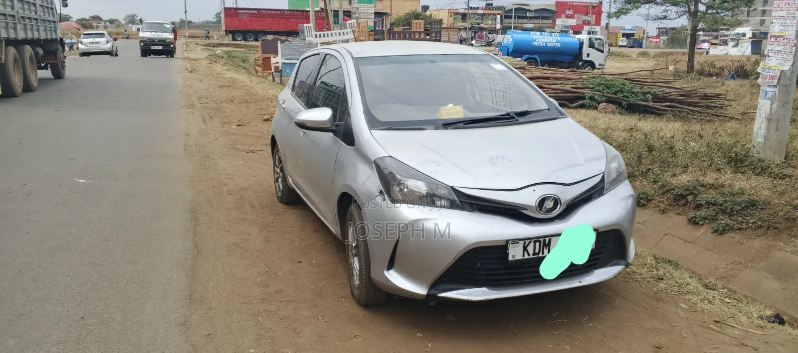 Toyota Vitz 2016 Silver