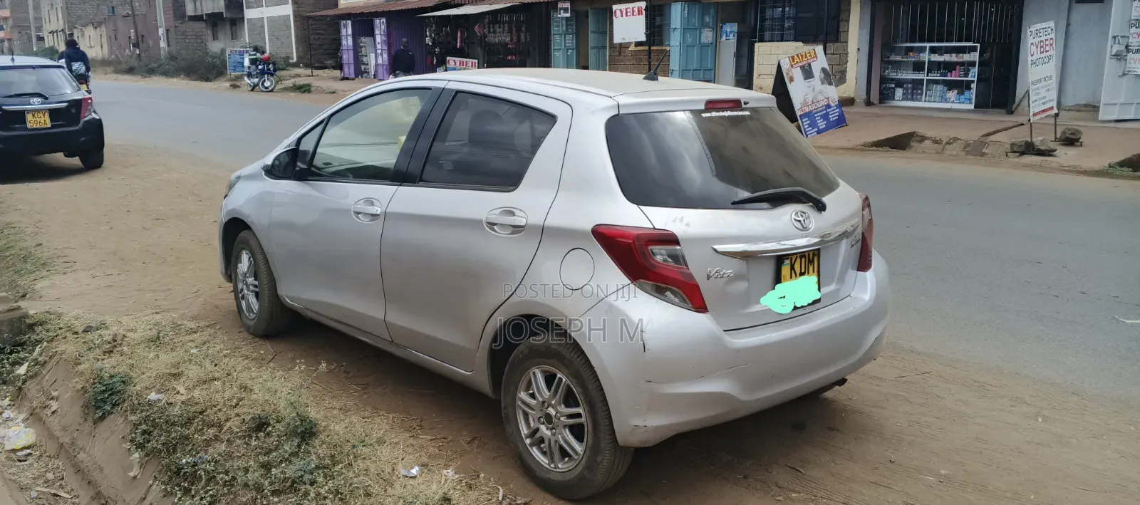 Toyota Vitz 2016 Silver