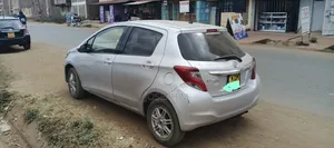 Toyota Vitz 2016 Silver