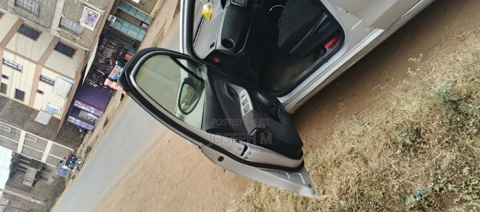 Toyota Vitz 2016 Silver