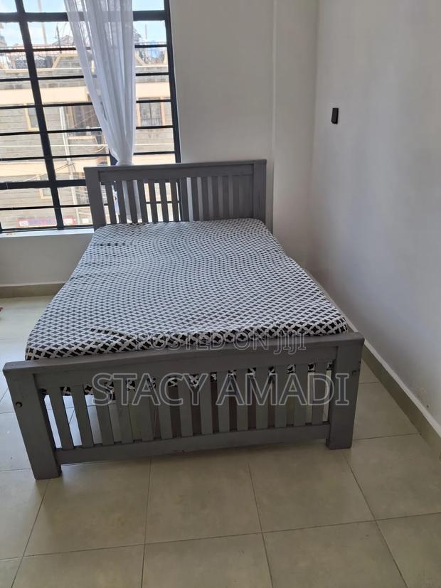 4by6 Bed Slightly Used Still in Very Good Condition.