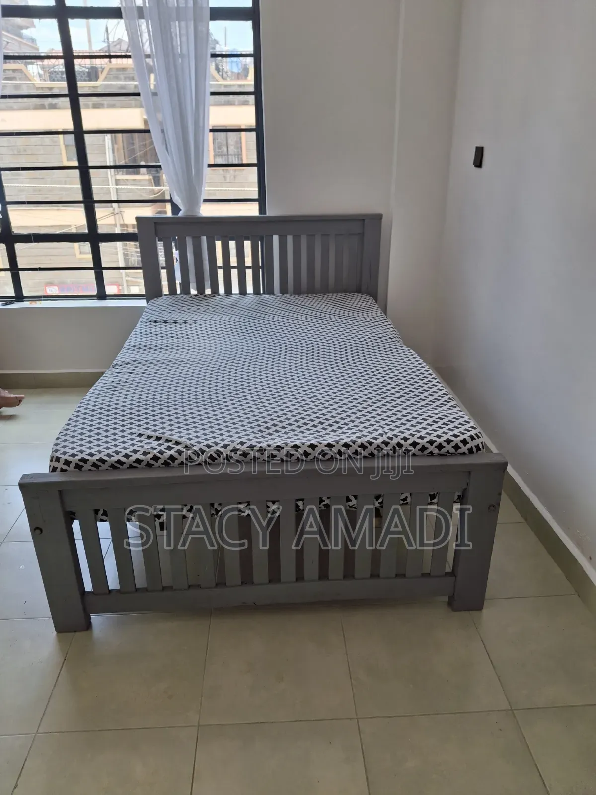 4by6 Bed Slightly Used Still in Very Good Condition.