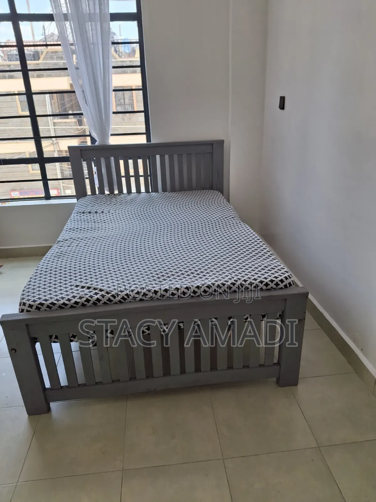 4by6 Bed Slightly Used Still in Very Good Condition.