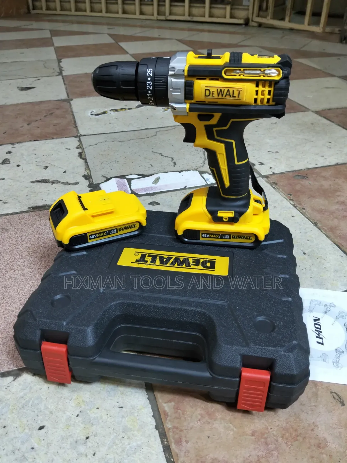 Gypsum Dewalt Cordless Drill 48v With 2 Battery and Charger Accessory