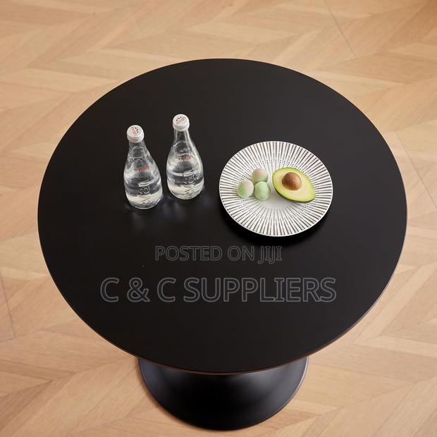 Round Living Room Marble Table. - thumbnail 5