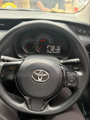 Toyota Vitz 2017 White
