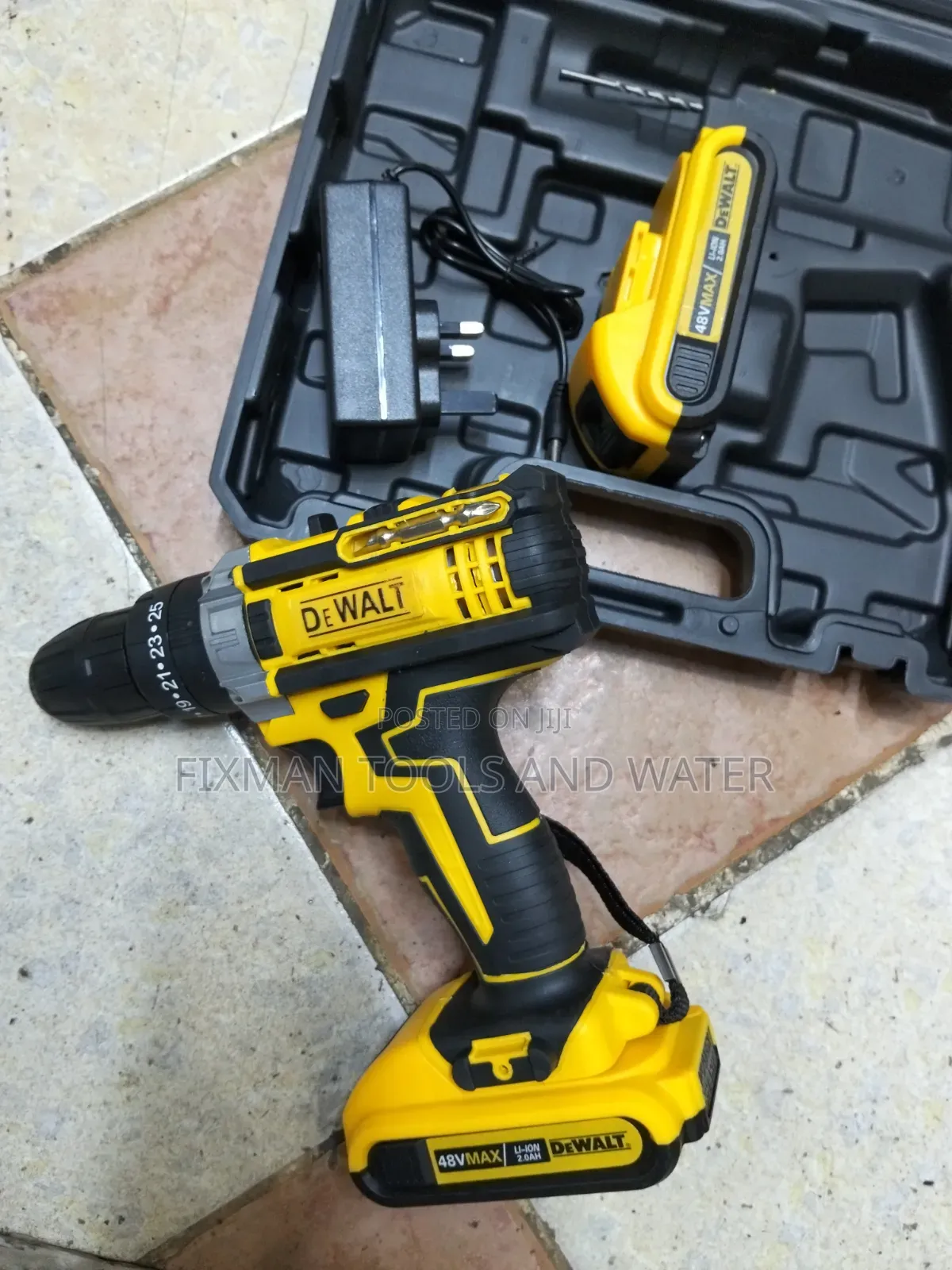 Powerful Dewalt Cordless Drill 2 Battery 48 Volt With Charger
