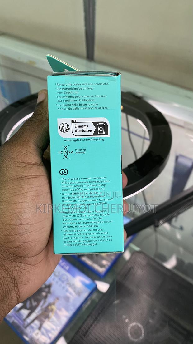 Logitech M196 Bluetooth Mouse - thumbnail 2