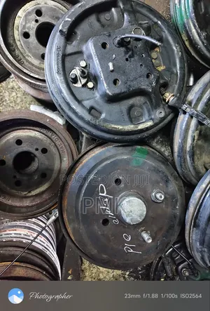 Mazda Demio Old/Verisa Rear Drum