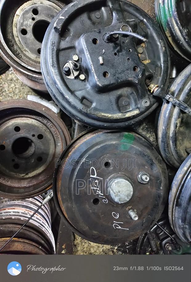 Mazda Demio Old/Verisa Rear Drum