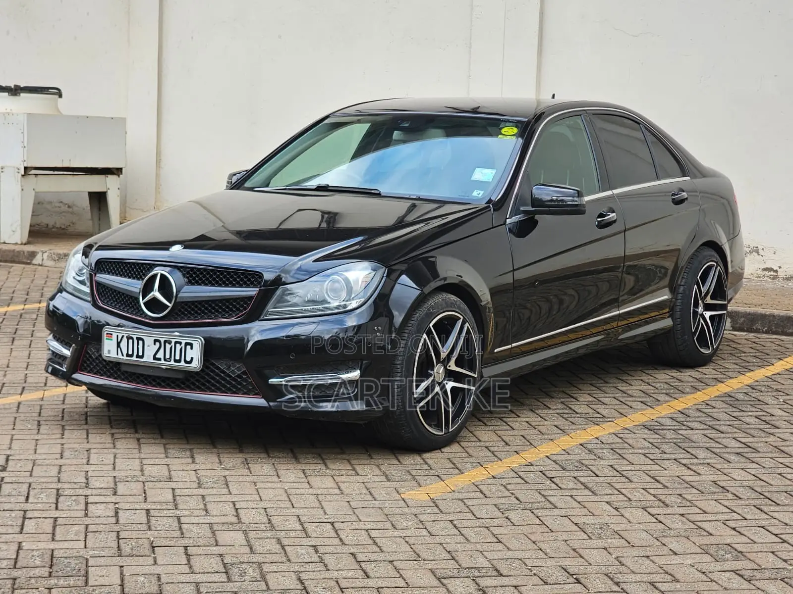 Mercedes-Benz C200 2014 Black